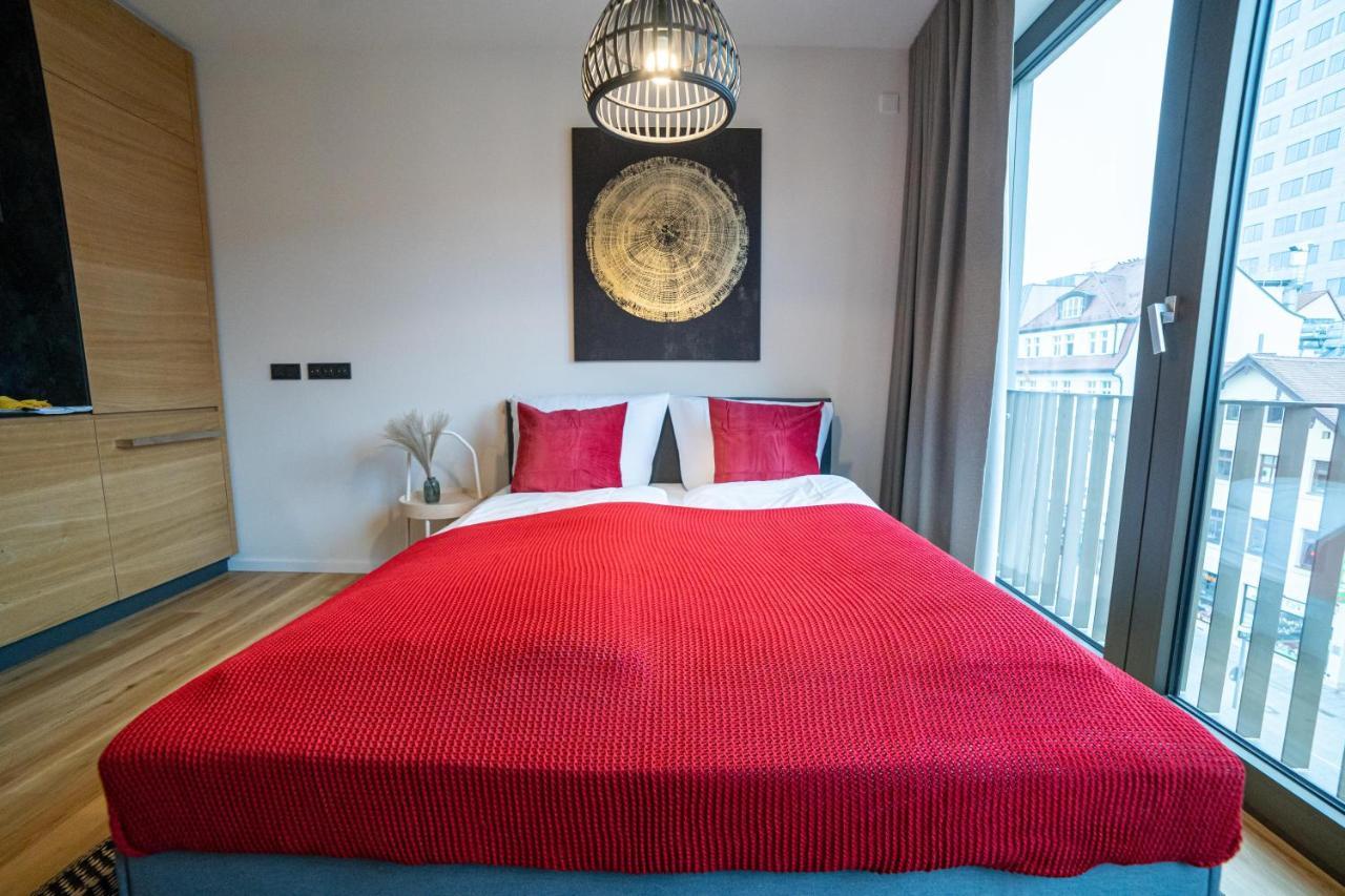 Full House Premium Apartments יינה מראה חיצוני תמונה